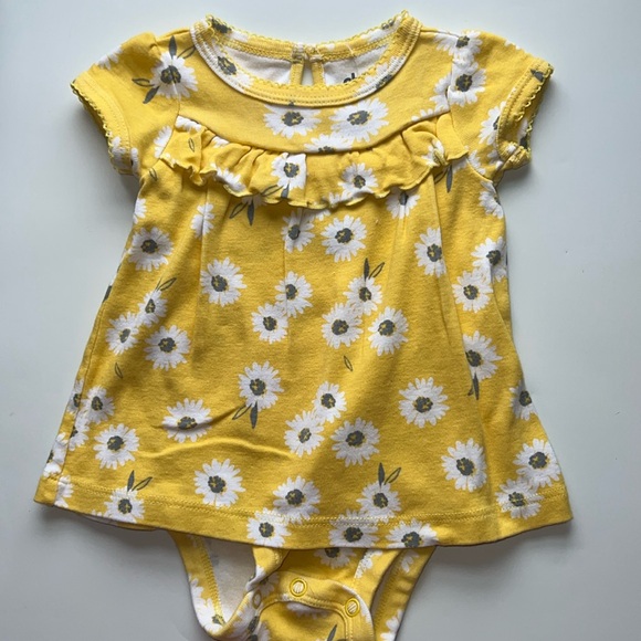 🛍 PRETTY LITTLE GIRLS OUTFIT SIZE 0-3 MONTHS 🛍 - Picture 1 of 4